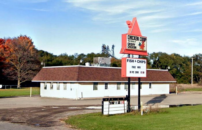 Chicken Coop - Constantine - 67173 Us-131 Bus (newer photo)